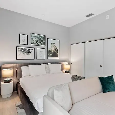Pretty Rola 304 Luxury Apt W King Bed Central Area
